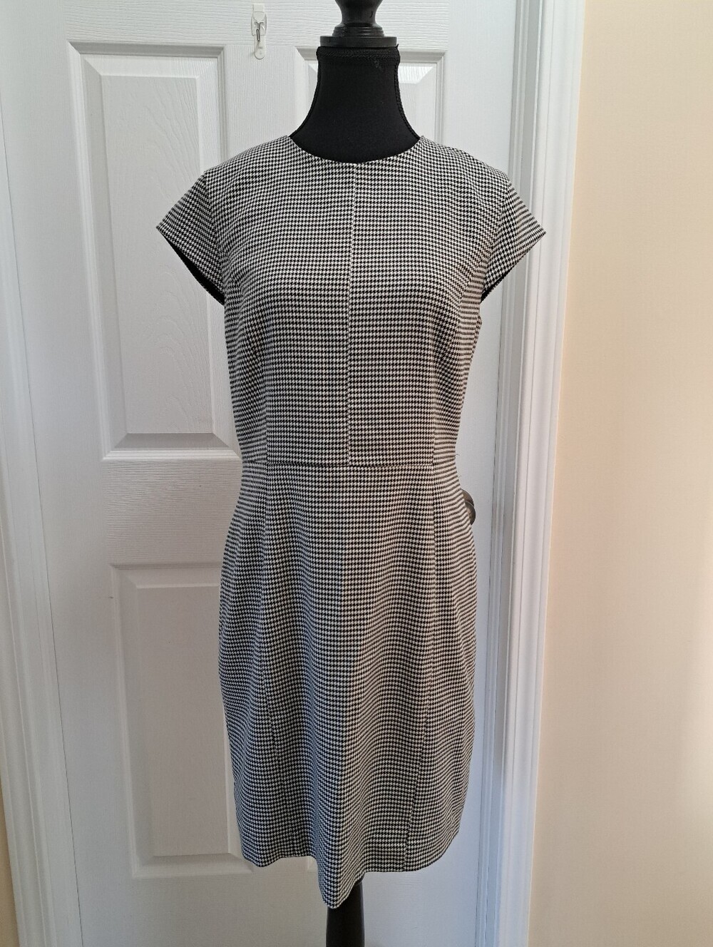 H&M Black White Houndstooth Sheath Dress Women's Size 10 Classic Preppy Office